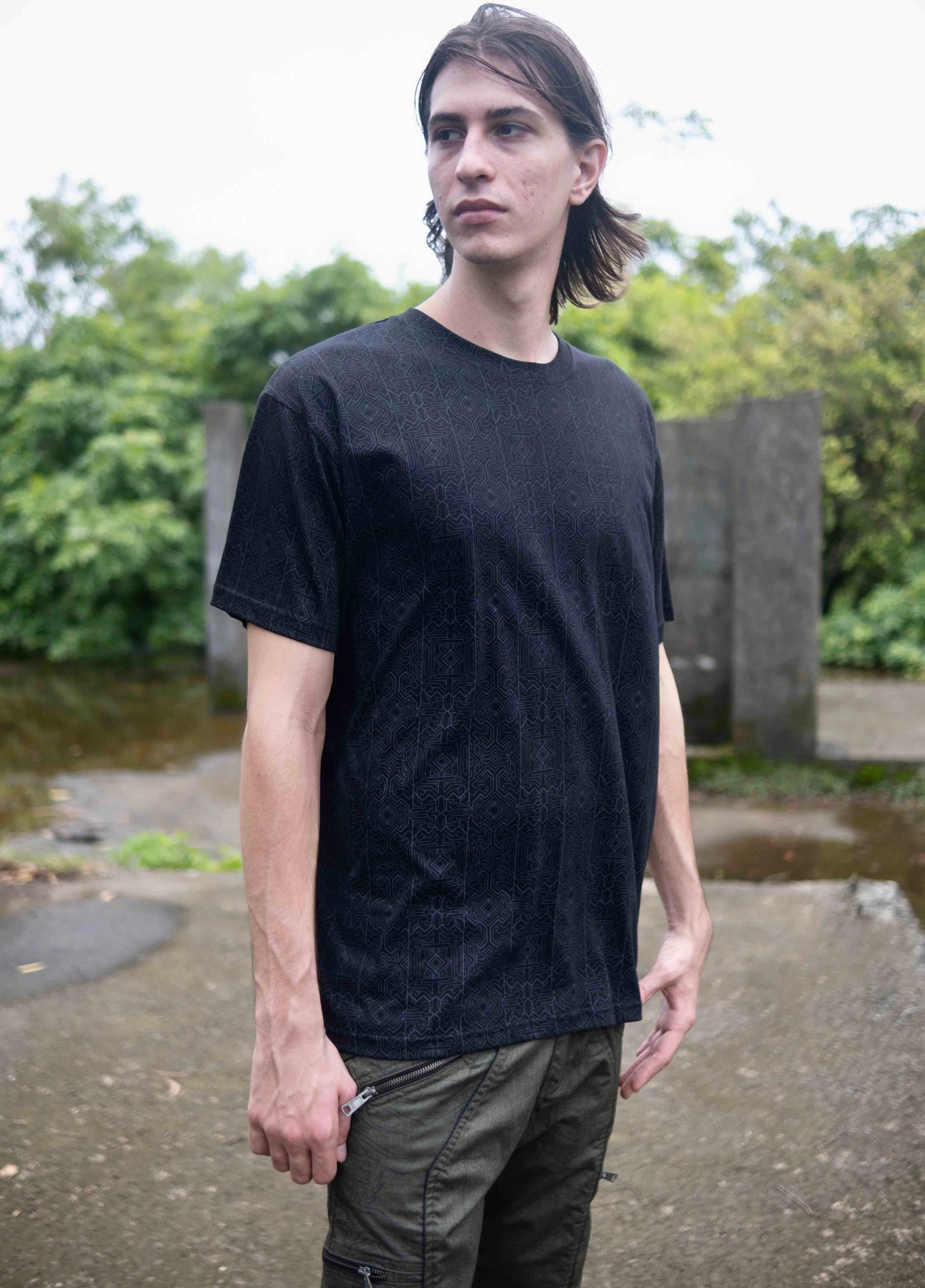 MAGMA CODEX | Psychedelisches schwarzes T-Shirt, vollflächig im Siebdruck bedruckt