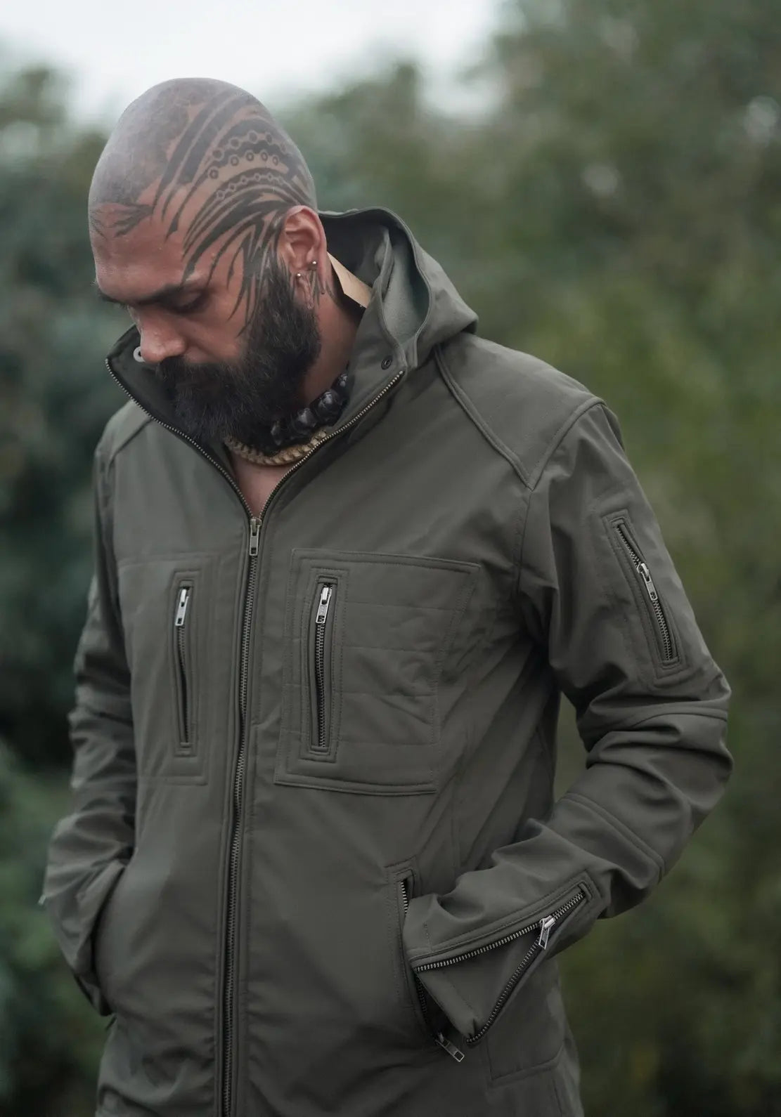 Winddichte Festivaljacke – Armor 2.0 Olivgrüne futuristische Kapuzenjacke