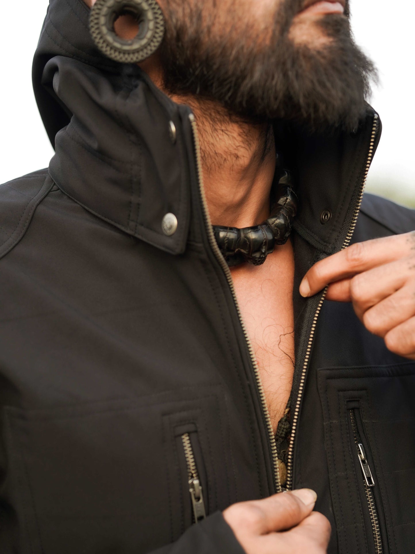 Winddichte Festivaljacke – Armor 2.0 Olivgrüne futuristische Kapuzenjacke
