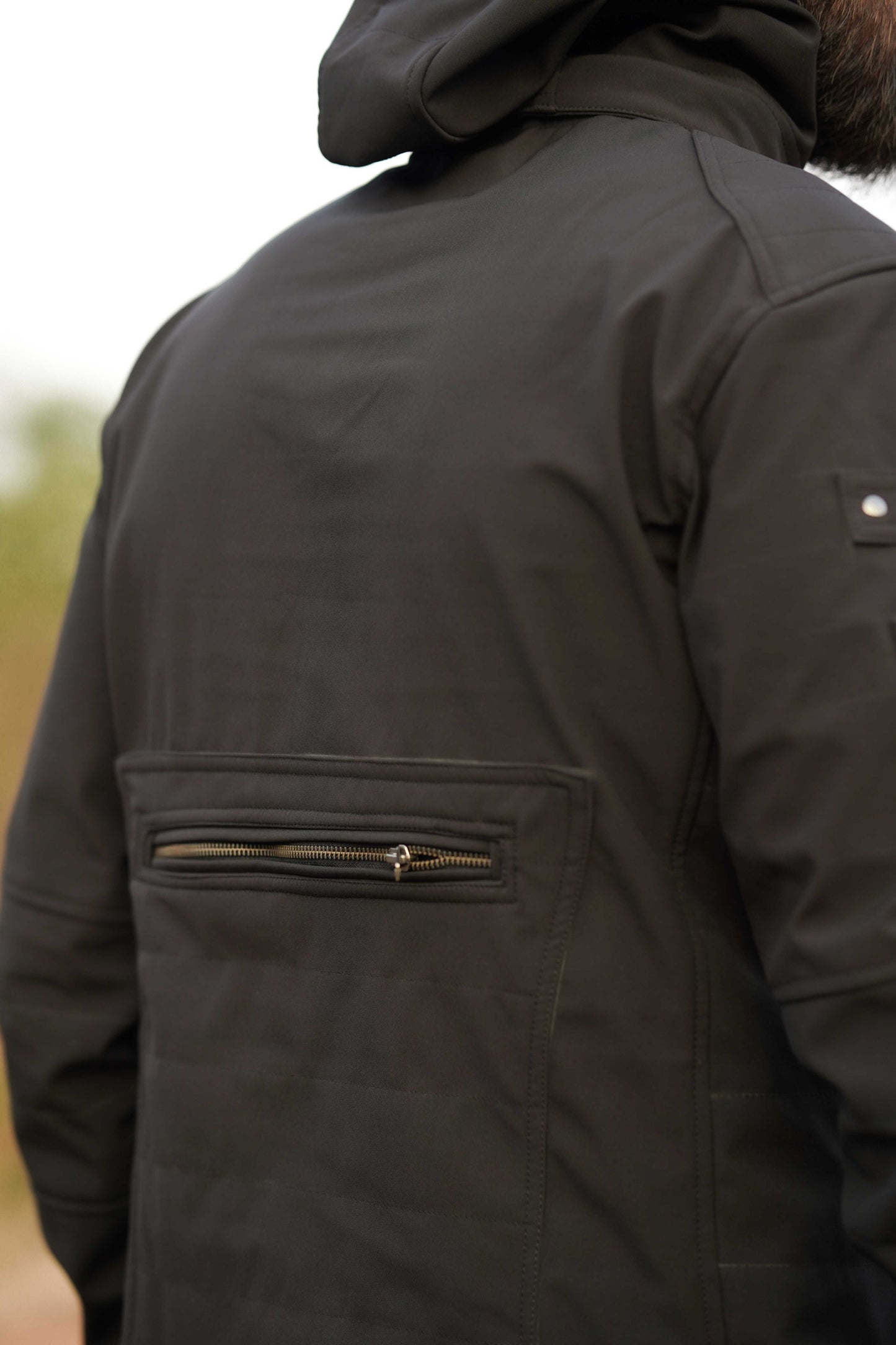 Winddichte Festivaljacke – Armor 2.0 Olivgrüne futuristische Kapuzenjacke