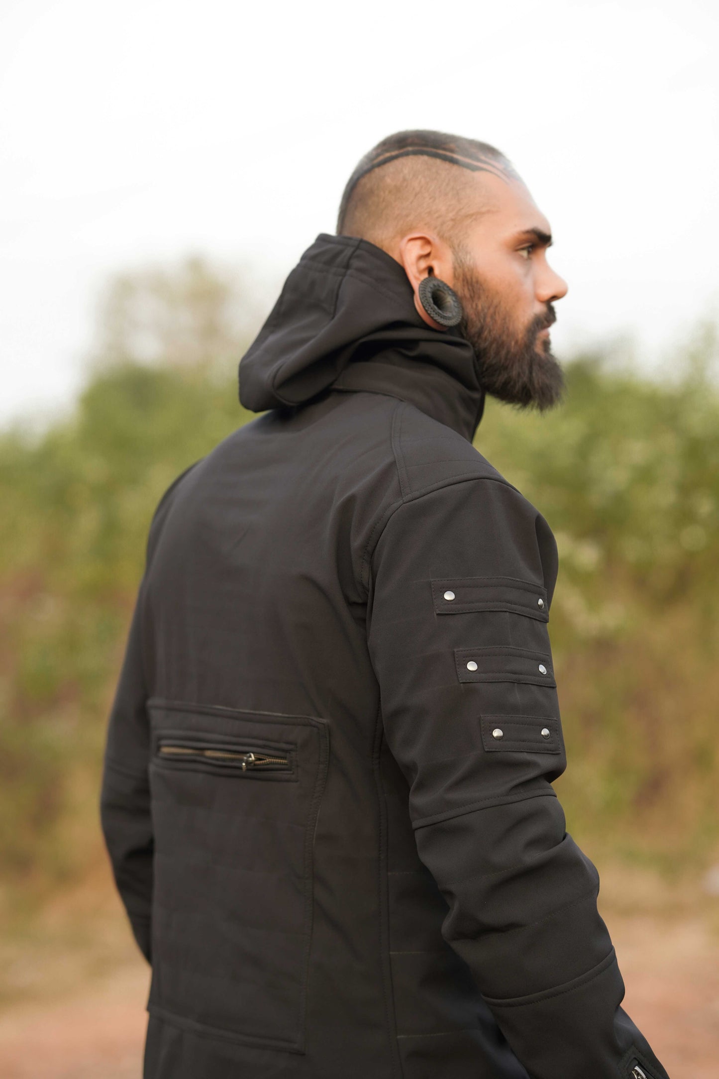 Winddichte Festivaljacke – Armor 2.0 Olivgrüne futuristische Kapuzenjacke