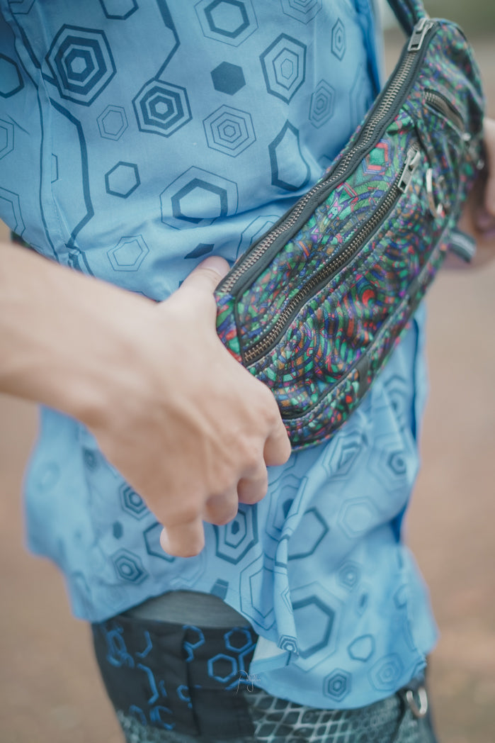 MYCELIUM Psychedelic Umhängetasche – Festival Canvas Sling Bag