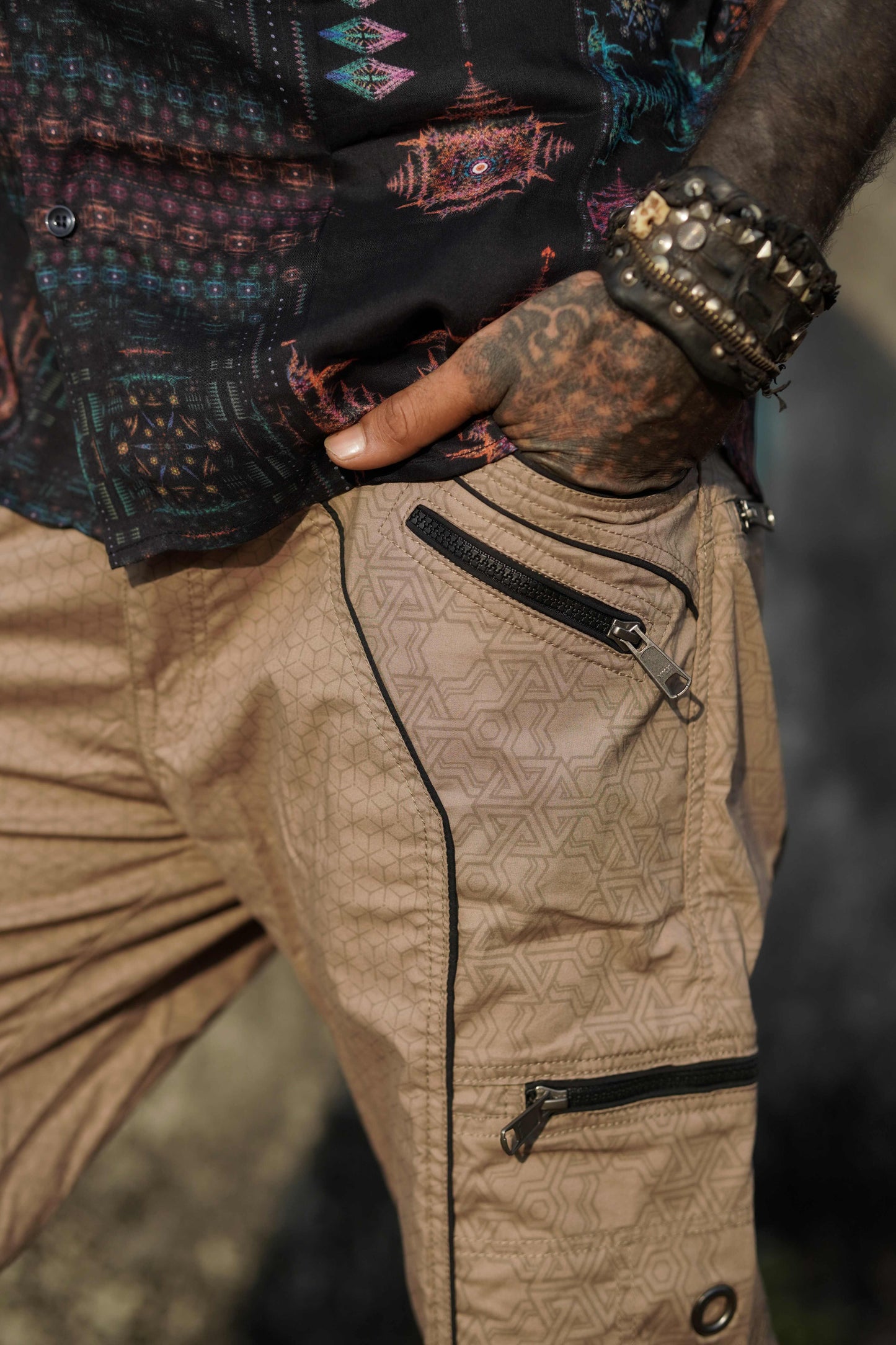 Pythagoras Abstrakt – Karamellbeige NY Herren Cargohose | Hose mit geometrischem Print