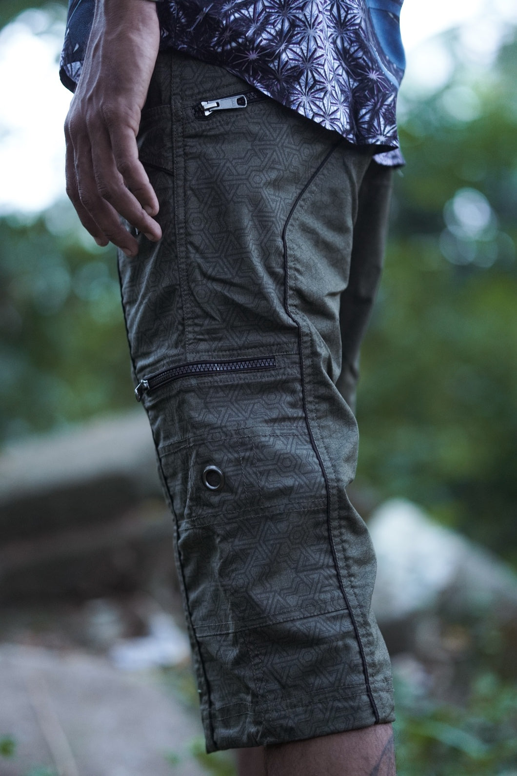 Pythagoras Abstract – Grüne NY Herren-Cargoshorts | Shorts mit geometrischem Muster und mehreren Taschen