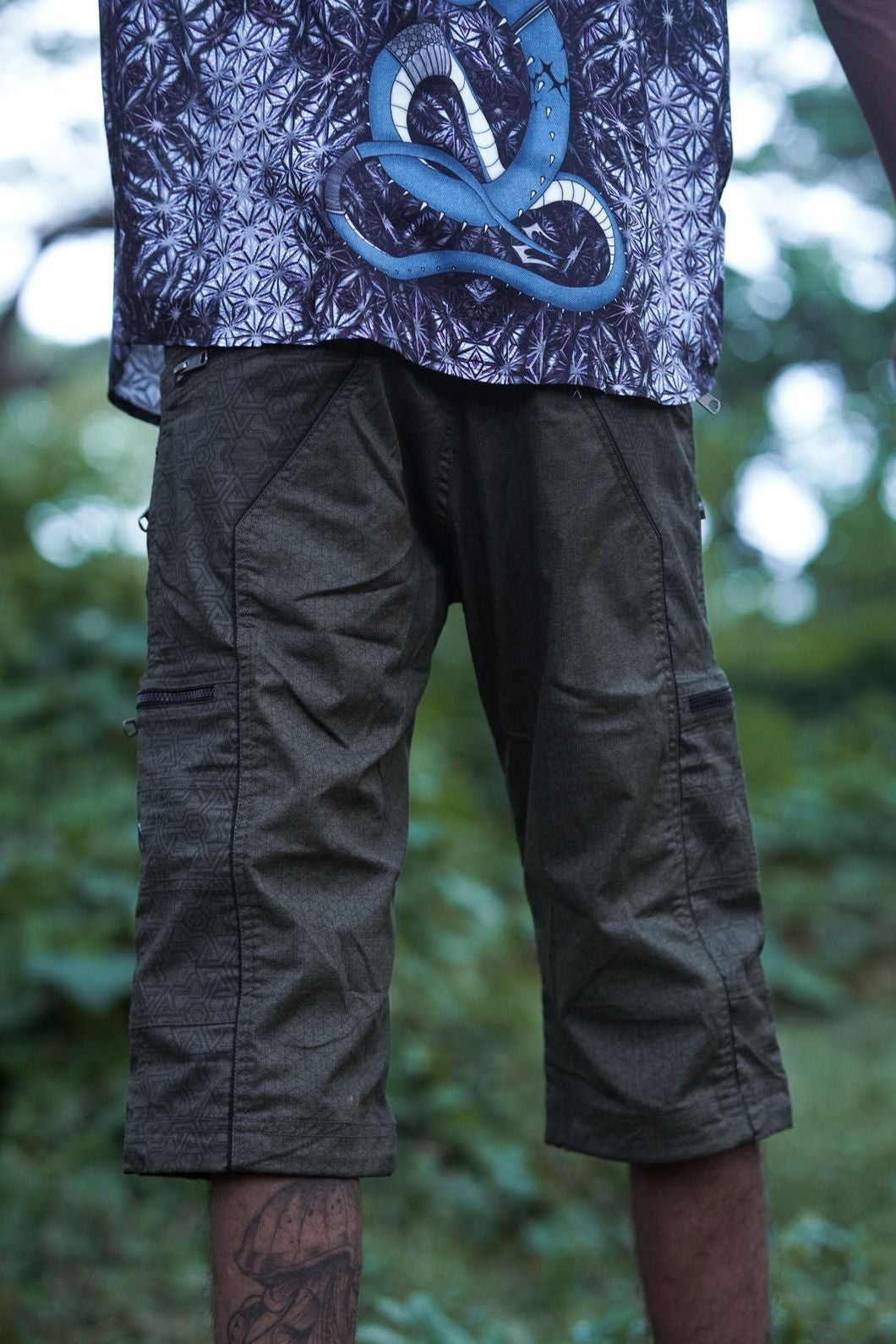 Pythagoras Abstract – Grüne NY Herren-Cargoshorts | Shorts mit geometrischem Muster und mehreren Taschen